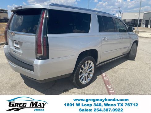 Used 2019 Cadillac Escalade ESV Premium Luxury AWD/4WD image 3