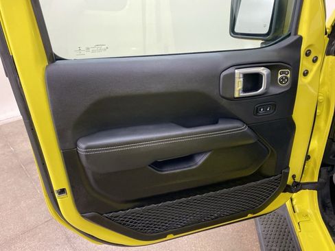 Used 2023 Jeep Wrangler Unlimited Sahara w/ Cold Weather Group image 33