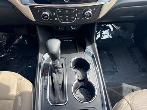 Used 2023 Chevrolet Traverse Premier AWD/4WD image 23