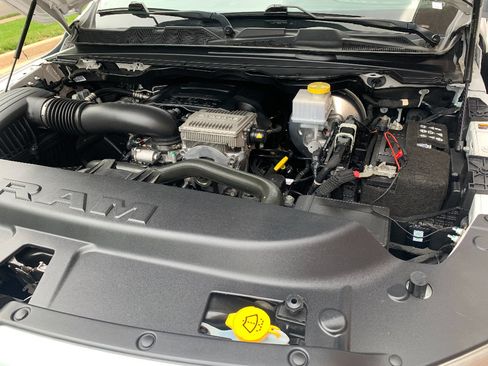 Used 2023 RAM 1500 Limited w/ Body Color Bumper Group AWD/4WD image 31