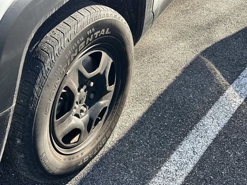 Used 2021 Jeep Renegade Sport image 2