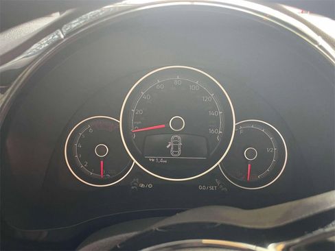 Used 2018 Volkswagen Beetle 2.0T S image 21