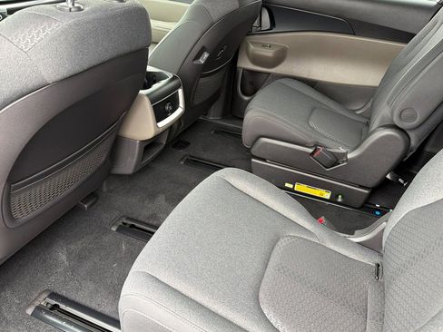 New 2026 Kia Carnival LX image 10