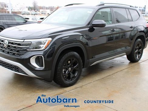 Used 2026 Volkswagen Atlas Peak Edition AWD/4WD image 3