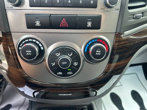 Used 2012 Hyundai Santa Fe SE AWD/4WD image 23