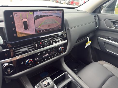 New 2026 Nissan Pathfinder SL AWD/4WD image 21