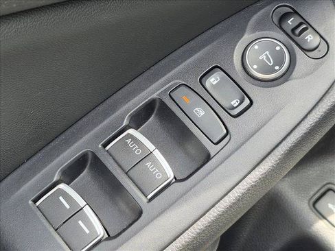 Used 2019 Honda Accord EX image 11