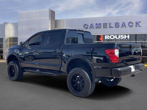 Used 2017 Nissan Titan PRO-4X AWD/4WD image 4