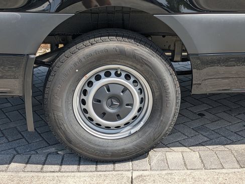 New 2025 Mercedes-Benz Sprinter 2500 image 9