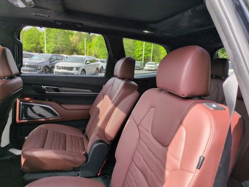 Used 2025 Kia Telluride SX Prestige image 37
