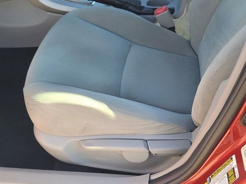 Used 2013 Toyota Corolla LE image 11