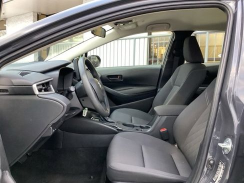 Used 2025 Toyota Corolla LE image 19