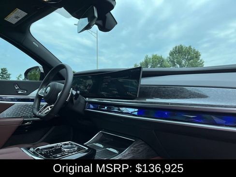 Used 2025 BMW 760i xDrive w/ Executive Package AWD/4WD image 33