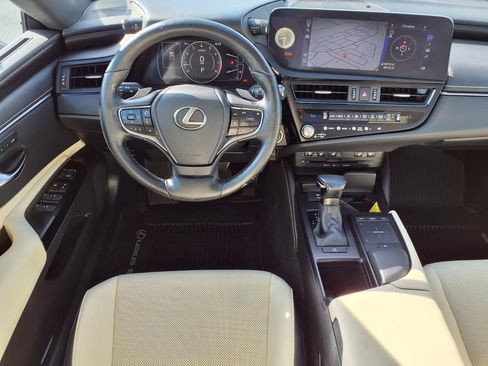 Used 2022 Lexus ES 350 w/ Premium Package FWD image 3