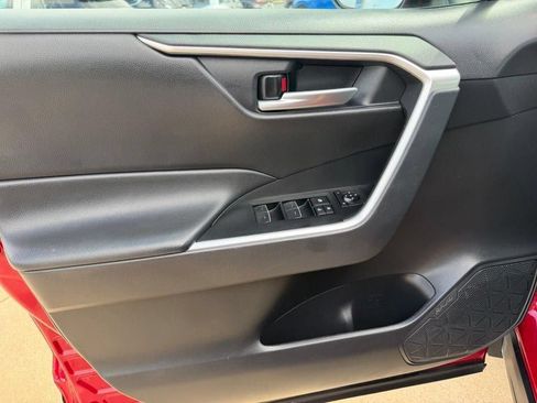 Used 2025 Toyota RAV4 XLE FWD image 13