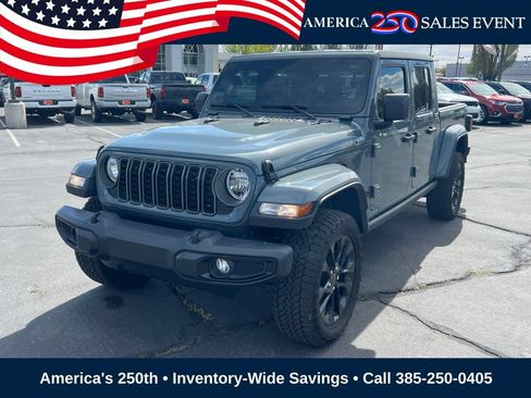 Used 2025 Jeep Gladiator Sport AWD/4WD image 2