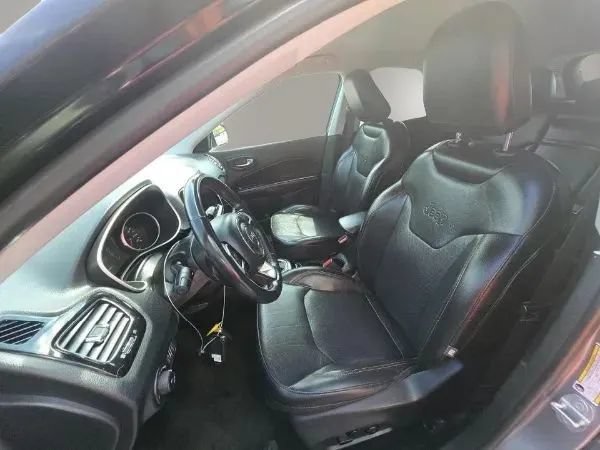 Used 2019 Jeep Compass Limited w/ Safety & Security Group AWD/4WD image 2