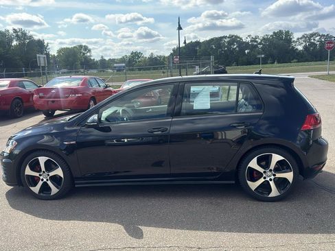 Used 2015 Volkswagen Golf 4-Door FWD image 8