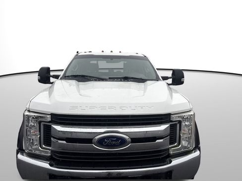 Used 2017 Ford F550 4x4 Crew Cab Super Duty image 2