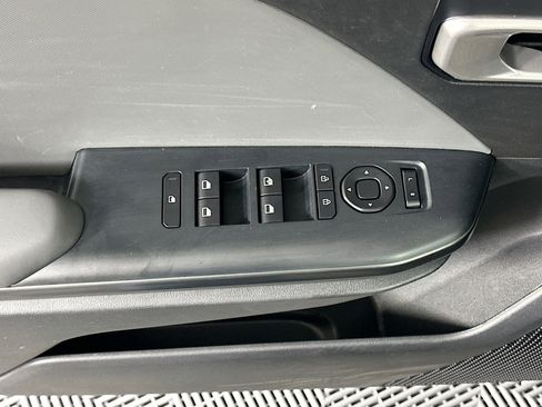 Used 2025 Kia K4 LXS image 15