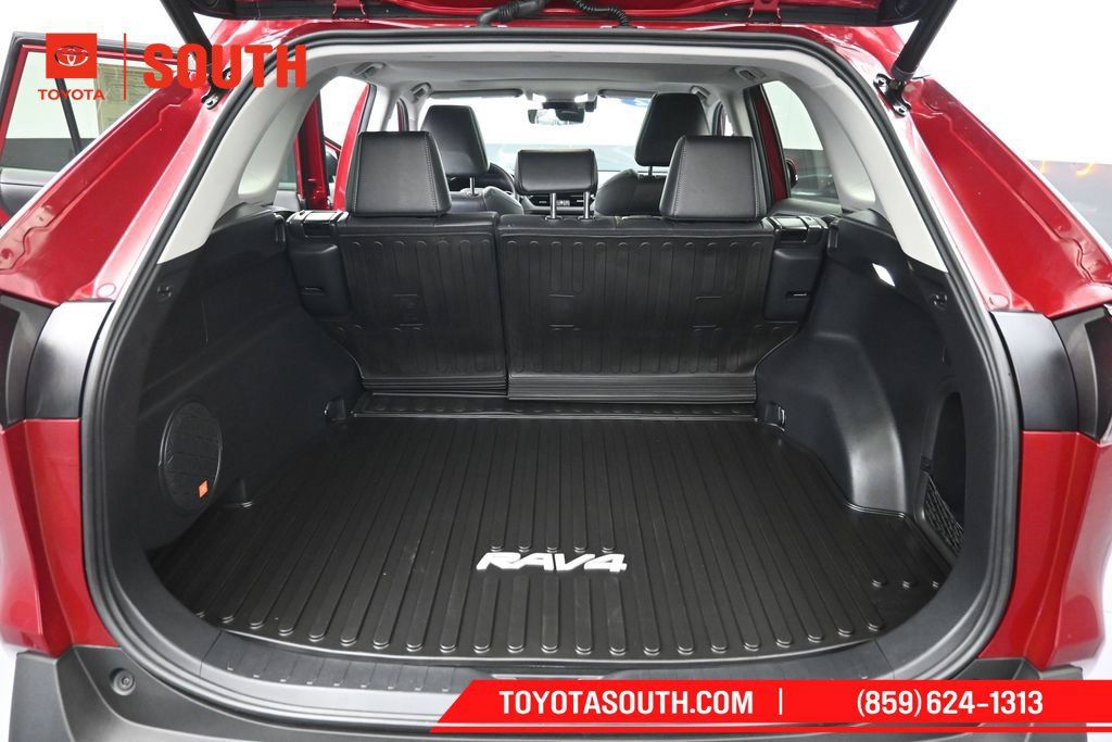 Used 2022 Toyota RAV4 Limited AWD/4WD image 28