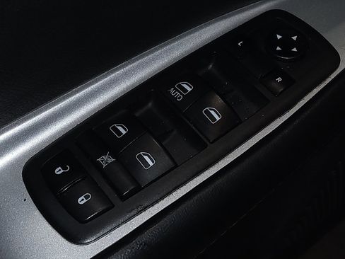 Used 2018 Dodge Journey SE FWD image 27