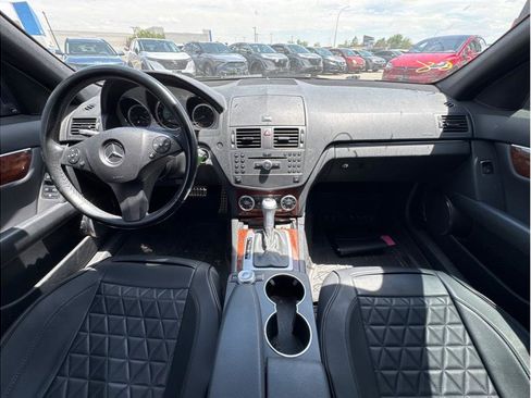 Used 2011 Mercedes-Benz C 300 4MATIC Sedan image 4