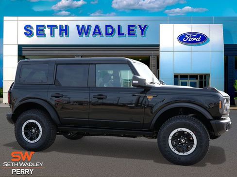 New 2025 Ford Bronco Badlands image 2