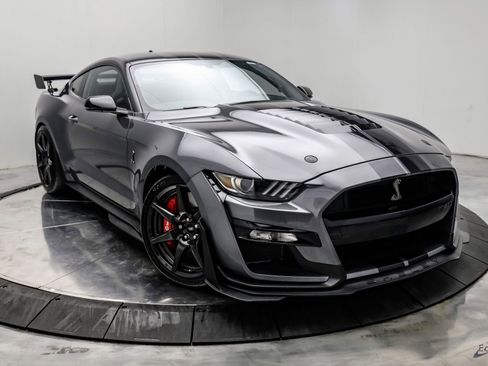 Used 2021 Ford Mustang Shelby GT500 w/ Carbon Fiber Track Pack RWD image 25