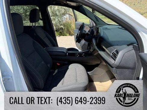 Used 2025 Chevrolet Traverse LT w/ Driver Confidence Package AWD/4WD image 36