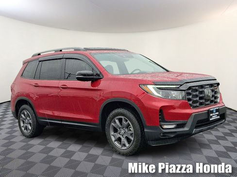 Used 2024 Honda Passport TrailSport image 1