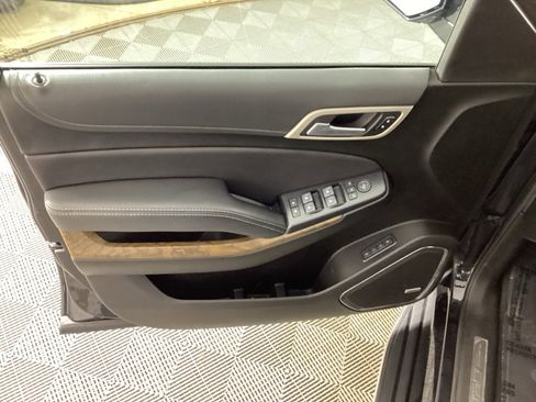 Used 2020 GMC Yukon XL Denali w/ Open Road Package image 19