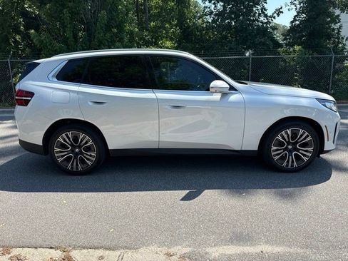 Certified 2025 BMW X3 xDrive30i w/ Premium Package AWD/4WD image 4