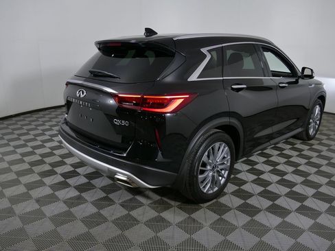 Used 2023 INFINITI QX50 Luxe AWD/4WD image 3