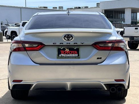 Used 2024 Toyota Camry SE FWD image 5