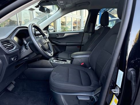 Used 2025 Ford Escape Active AWD/4WD image 9