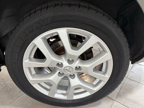 Used 2011 Nissan Rogue SV w/ SL Pkg image 11