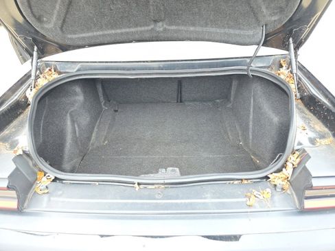 Used 2018 Dodge Challenger SXT w/ Performance Handling Group image 19