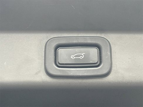 Used 2023 Land Rover Range Rover Sport SE Dynamic image 19