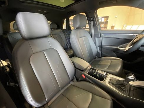 Used 2023 Audi Q3 2.0T Premium Plus w/ Premium Plus Package AWD/4WD image 18