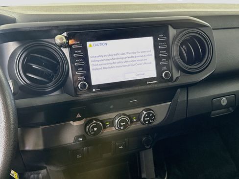 Used 2022 Toyota Tacoma SR RWD image 18