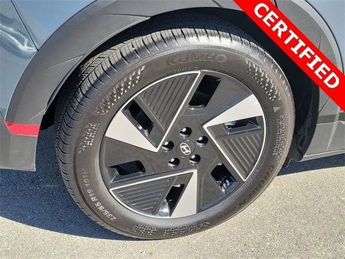 Certified 2025 Hyundai Ioniq 5 SE image 23