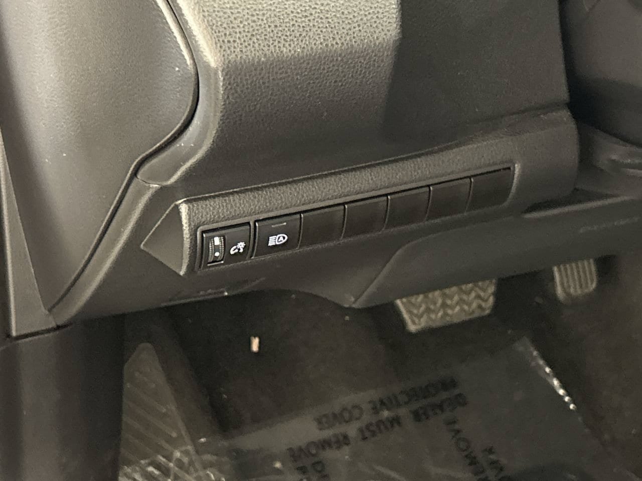 Used 2025 Toyota Corolla LE FWD image 13