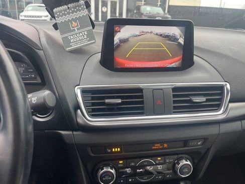 Used 2017 MAZDA MAZDA3 Grand Touring image 14