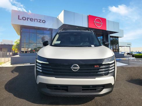 New 2026 Nissan Kicks SR image 2