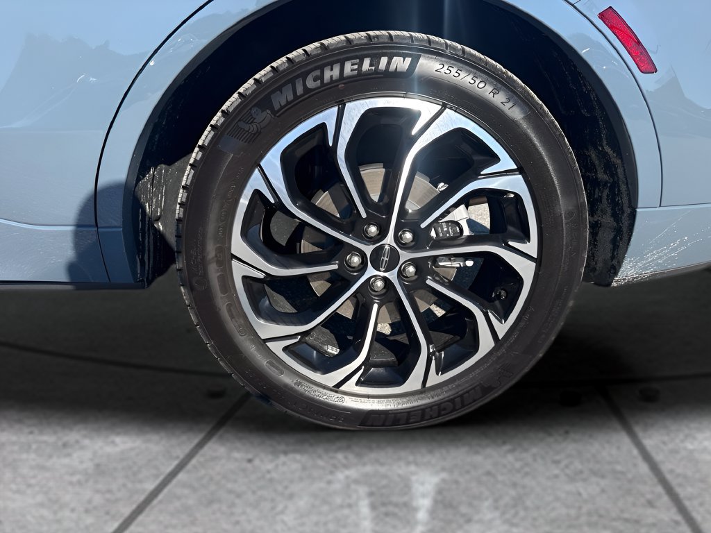 Used 2026 Lincoln Nautilus Reserve AWD/4WD image 33