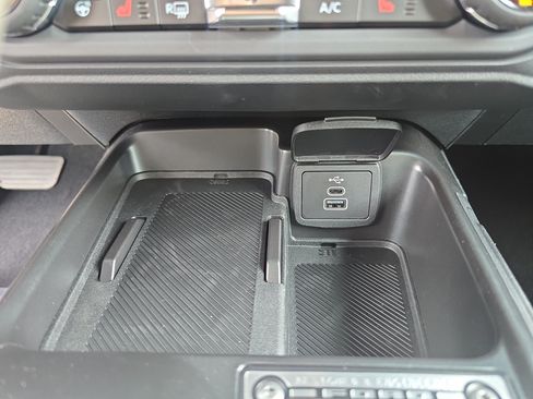 New 2026 Ford Bronco Outer Banks w/ Black Appearance Package AWD/4WD image 23