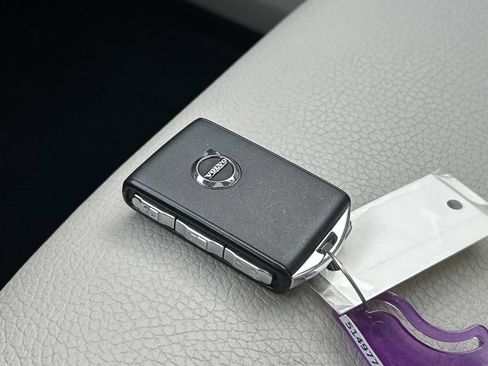 Used 2021 Volvo XC90 T5 Momentum image 36