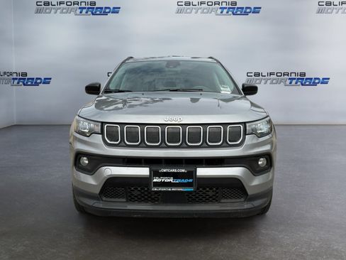 Used 2022 Jeep Compass Latitude AWD/4WD image 2