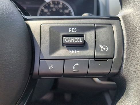 Used 2021 Nissan Rogue S image 27